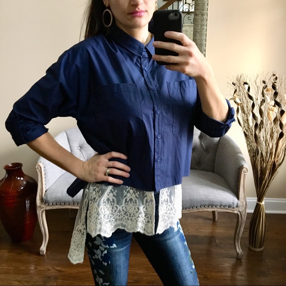 β¨BUTTON DOWN TOP - Picture 3 of 8